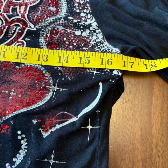 Harley-Davidson Black Long-Sleeve V-Neck Top with Red Heart Embellishments Y2K - Picture 9 of 15